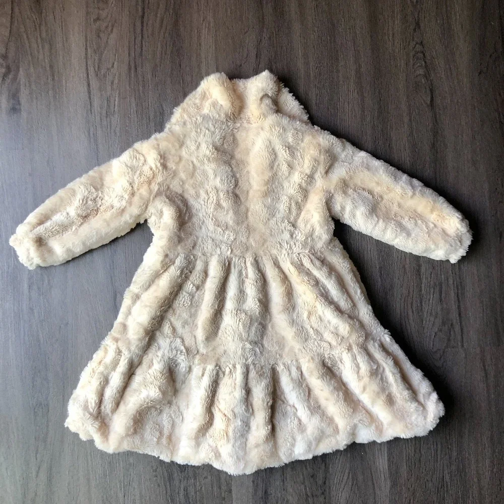 Widgeon Faux Fur Winter Coat Girls Size 4 Cream Whimsical Fantasy Soft Cozy